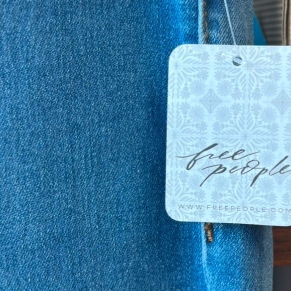Free People NWT We The Free “Penny Pull on Flare Jeans” in Sapphire! Cotton - Picture 8 of 10